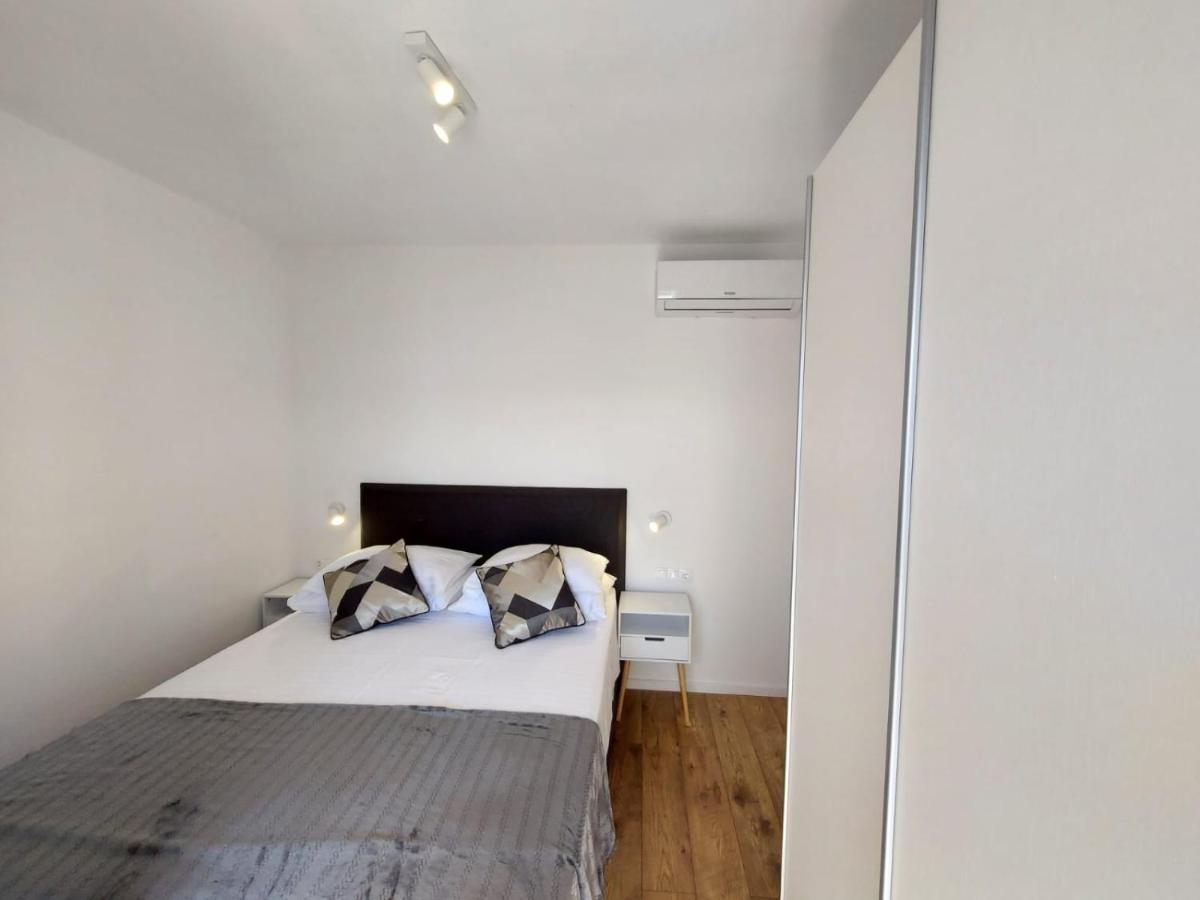 Apartmani Cvita Omis Exterior photo