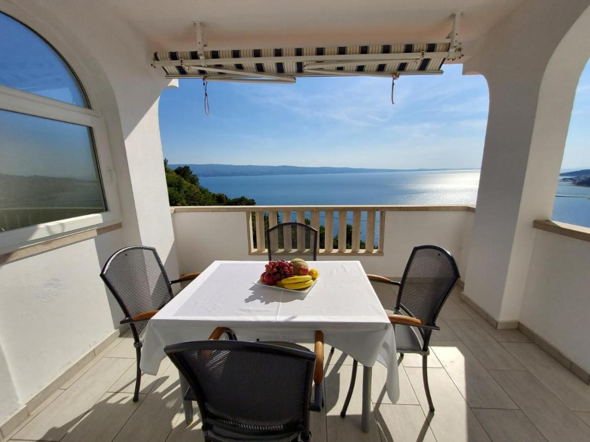 Apartmani Cvita Omis Exterior photo