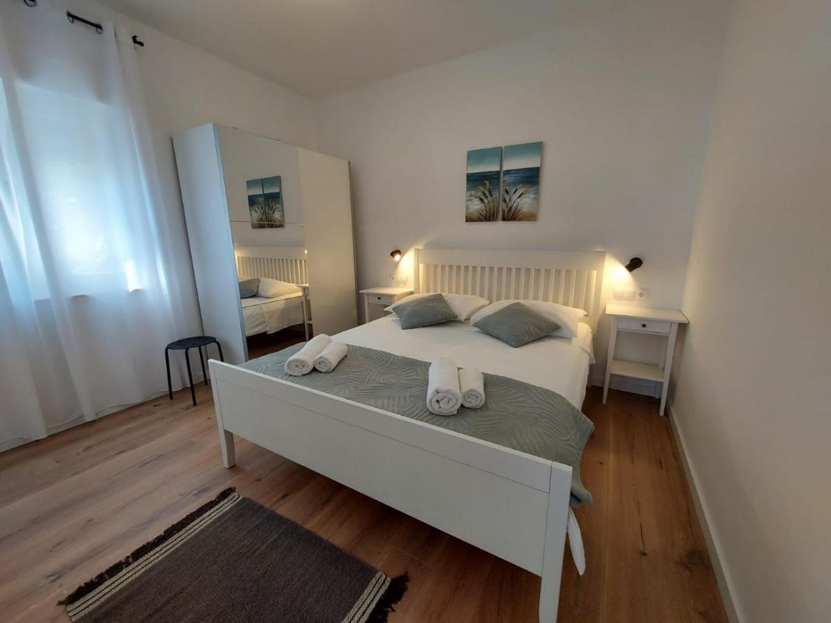 Apartmani Cvita Omis Exterior photo