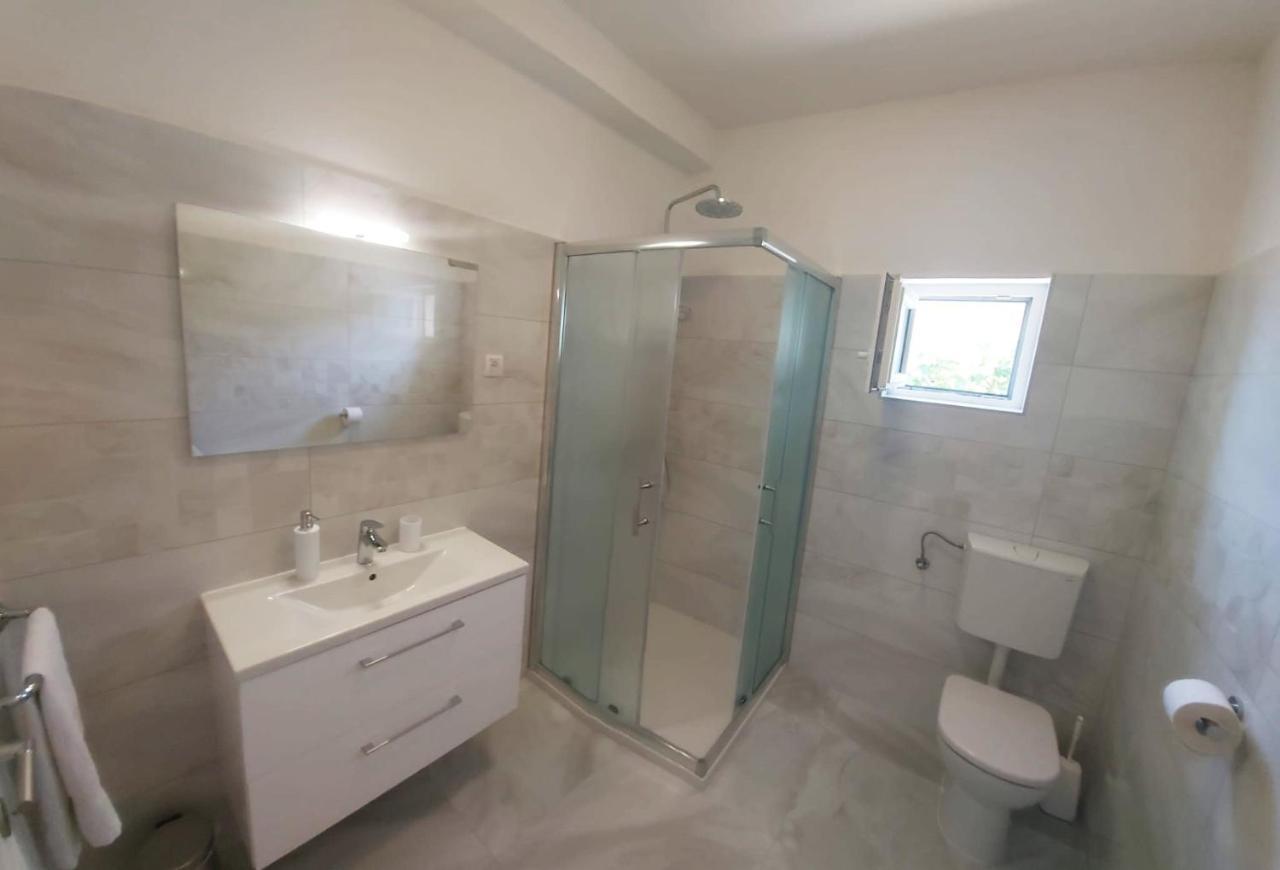 Apartmani Cvita Omis Exterior photo