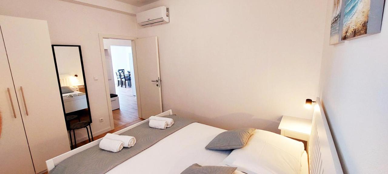 Apartmani Cvita Omis Exterior photo