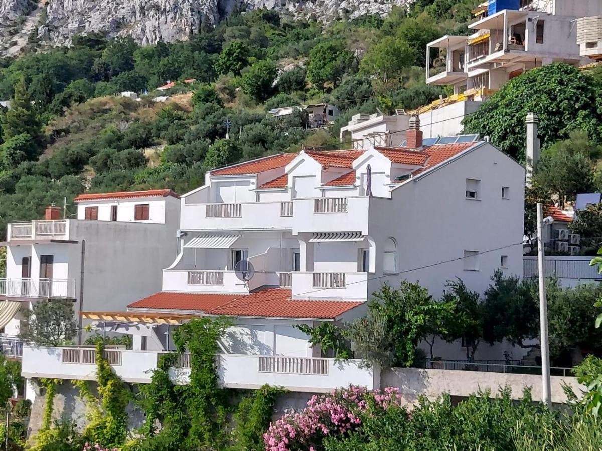 Apartmani Cvita Omis Exterior photo